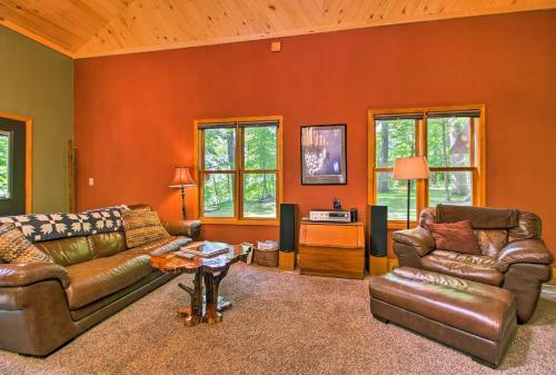 Trout Lake Cabin With Private Dock, Kayaks And Loft!