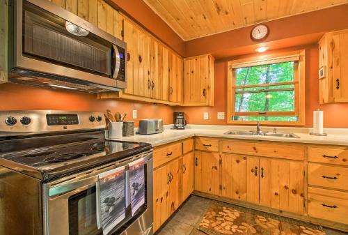 Trout Lake Cabin With Private Dock, Kayaks And Loft!