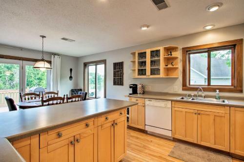 Private Waterfront Mississippi River Home!