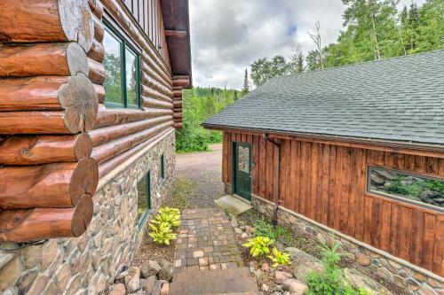 Lutsen Cabin With Fire Pit, Patio And Deck!