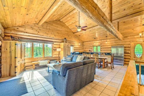 Lutsen Cabin With Fire Pit, Patio And Deck!