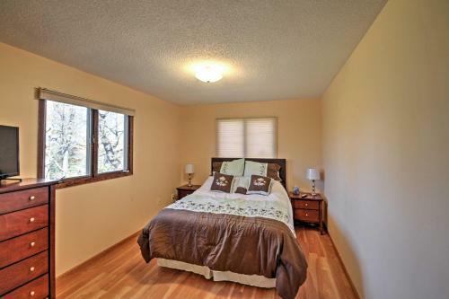 Quaint Duluth Hideaway With Private Fenced-in Yard!