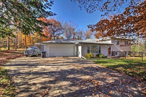 Quaint Duluth Hideaway With Private Fenced-in Yard!