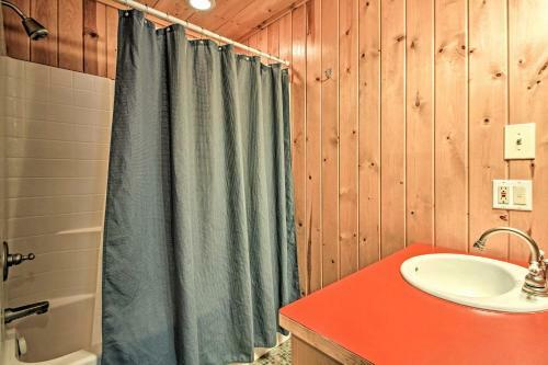 Lakefront Log Cabin With Dock About 9mi To Lutsen Mtn