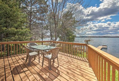 Lakefront Nisswa Cabin With Spacious Deck And Kayaks!