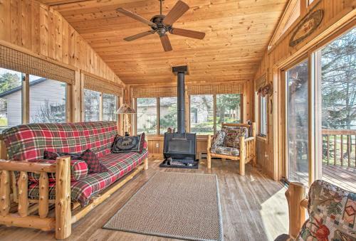 Lakefront Nisswa Cabin With Spacious Deck And Kayaks!