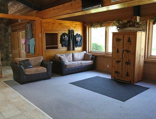 Beautiful Vacation Apartments On Serene Gull Lake