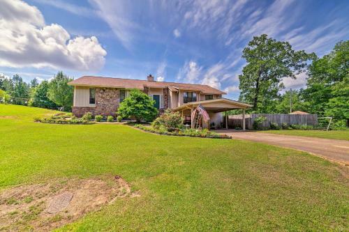 Columbus House With Pool And Balcony, 4 Mi To Downtown