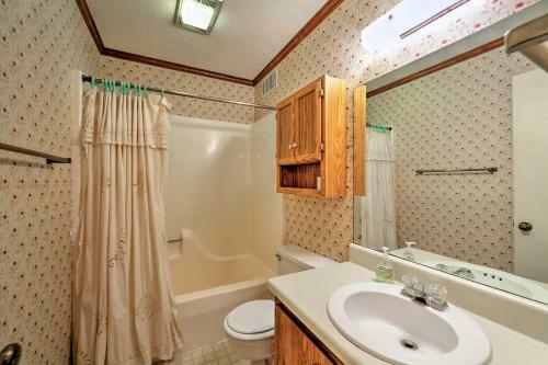 Columbus House With Pool And Balcony, 4 Mi To Downtown