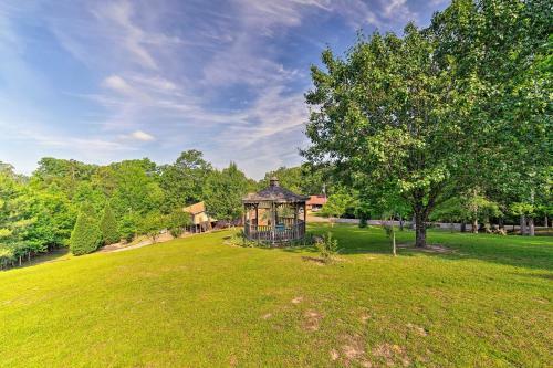 Columbus House With Pool And Balcony, 4 Mi To Downtown