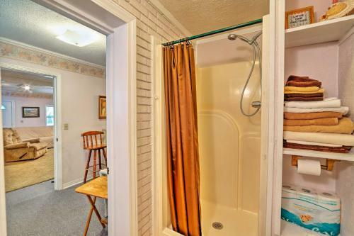 Columbus House With Pool And Balcony, 4 Mi To Downtown