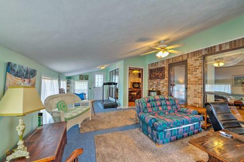 Columbus House With Pool And Balcony, 4 Mi To Downtown
