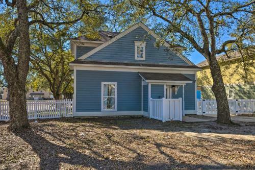 Modern Cottage By Boomtown, About 1 Mi To Beach!