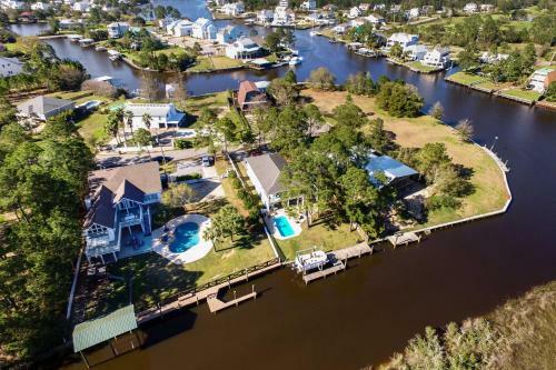 Spacious Pass Christian Home With Pool And Boat Launch