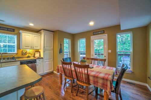 Lakefront Blue Eye Cottage With Hot Tub And Fire Pit!