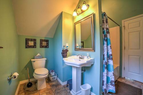 Lakefront Blue Eye Cottage With Hot Tub And Fire Pit!
