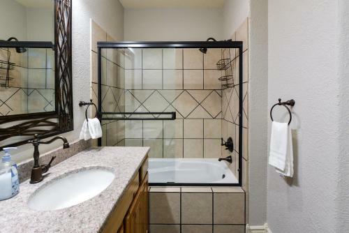 Condo 313