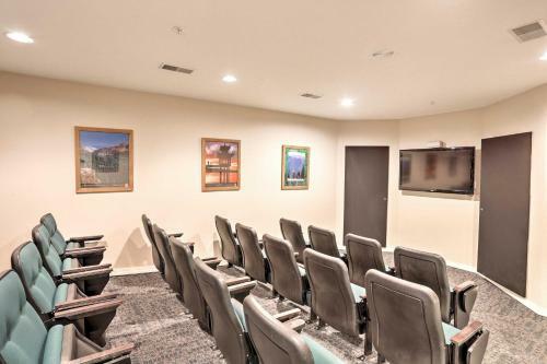Apartamento Condo With Community Pool On 18-hole Golf Course!