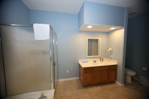 Spinnaker Suite Right By The Strip 2br Standard