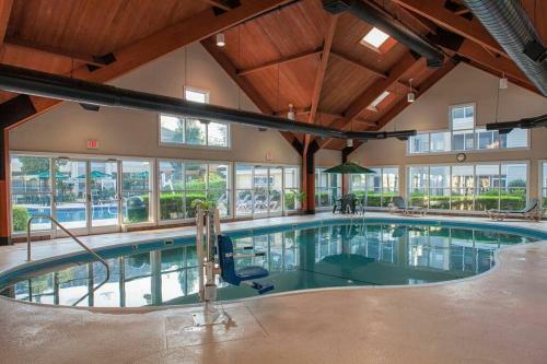 Modern Condo By Entertainment District 2br Standard
