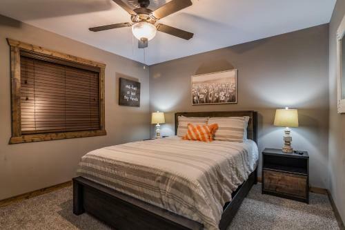 Waterfront Three Bedroom Condo, Minutes To Sdc!