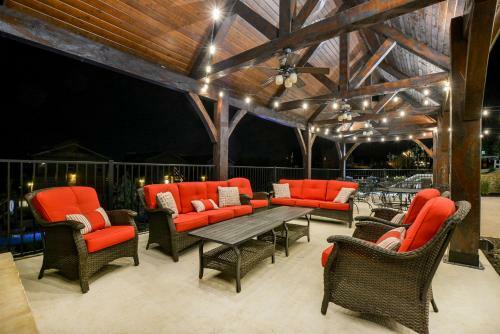 Luxury Lakefront Villa Lazy River Huge Pool Kayaks 2mi To Sdcity