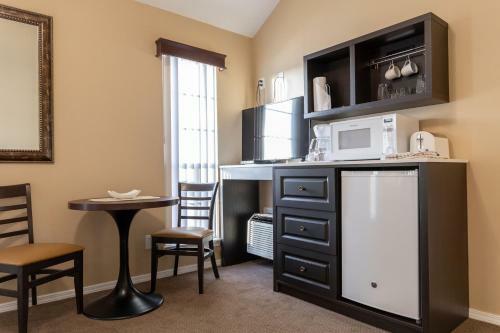Hotel Surrey Vacation Resort By Capital Vacations