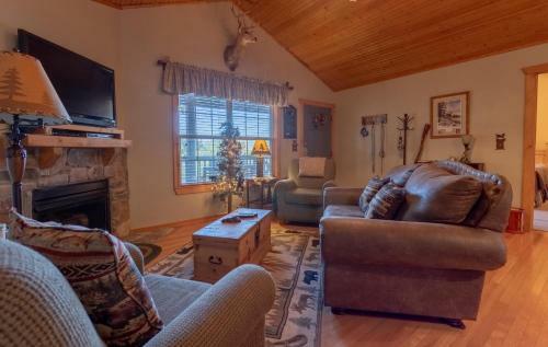 Grey Moose Lodge Cabin