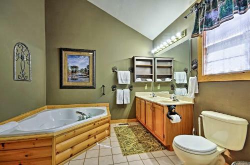 Rustic Branson Cabin-mins To Silver Dollar City!
