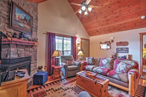 Branson Little Cedar Resort-style Cabin With Porch!