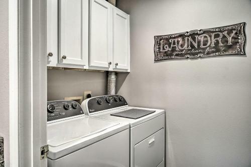 Apartamento Cozy Condo With Pool, 5 Mi To Table Rock Lake!
