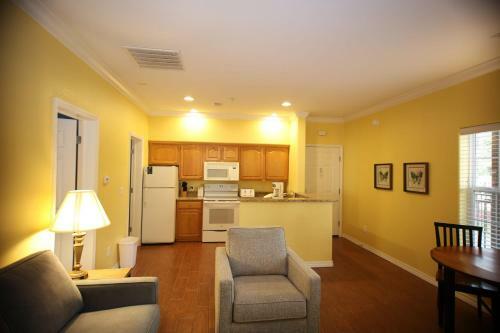 Palace View Apartment Near 76 Strip 1br Standard