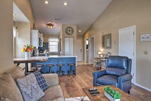 Apartamento Modern Retreat With Deck And Mtn Views Near Sdc!