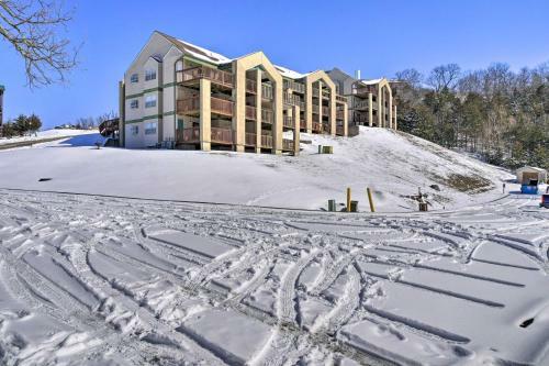Apartamento Modern Retreat With Deck And Mtn Views Near Sdc!