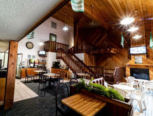 Hotel Bearcat Inn And Suites