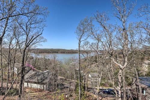Peaceful Osage Beach Escape With Resort Perks!