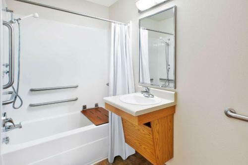 Hotel Woodspring Suites St Louis St Charles