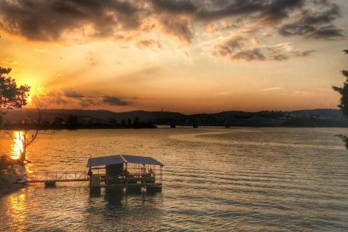 Table Rock Lake House