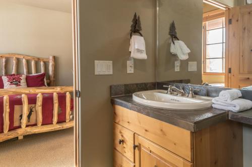 Moonlight Mountain Home| 8 Happy Trails