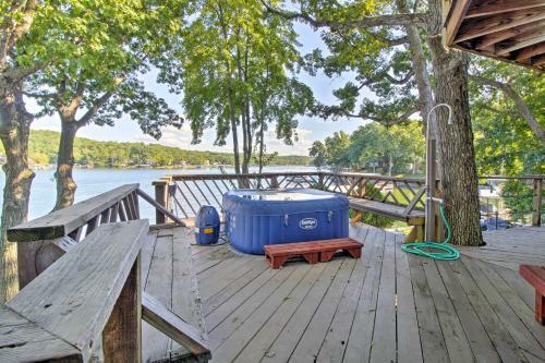 Waterfront Sunrise Beach Home With Hot Tub And Dock