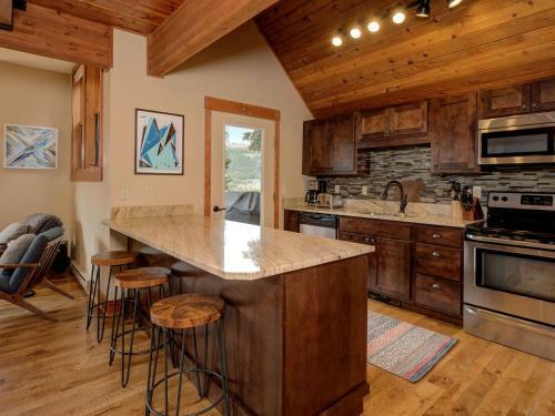 Arrowhead Chalets By Big Sky Vacation Rentals
