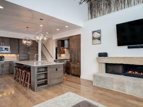 Silvertip Cabins By Big Sky Vacation Rentals