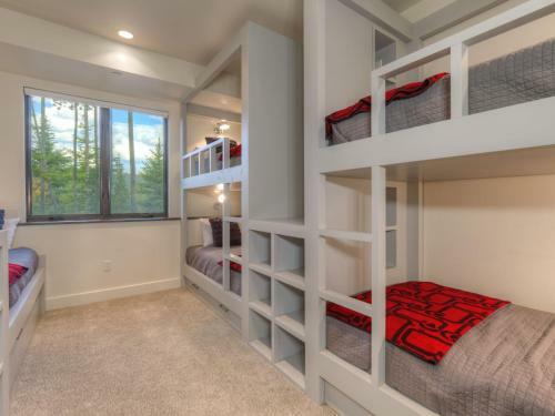Silvertip Cabins By Big Sky Vacation Rentals