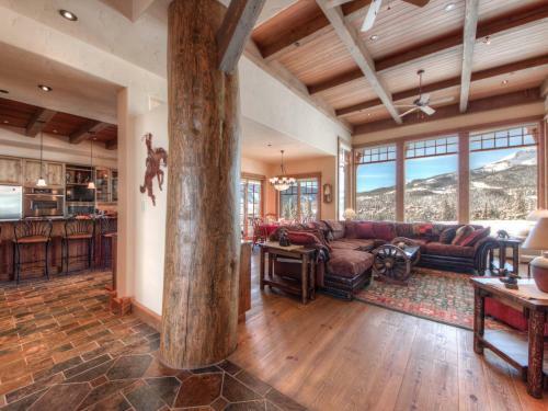 White Grass Lodge By Big Sky Vacation Rentals
