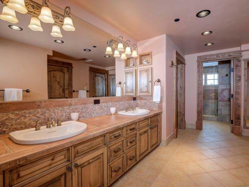 White Grass Lodge By Big Sky Vacation Rentals