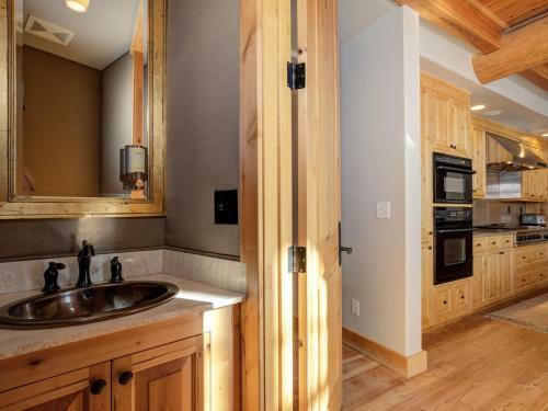 Moonlight Penthouse By Big Sky Vacation Rentals