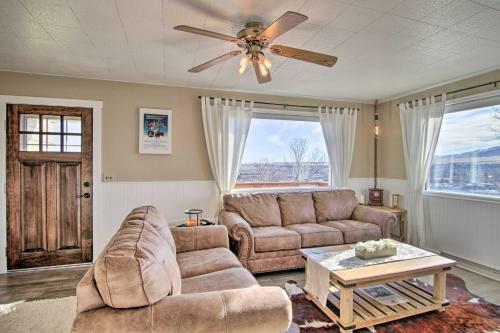 Yellowstone Country Family Home With Deck And View