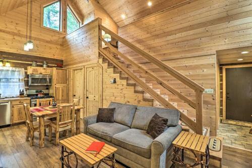 Reconnect With Nature At Timber Creek Cabin!