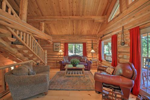 Scenic Riverfront Retreat With Hot Tub And Kayaks