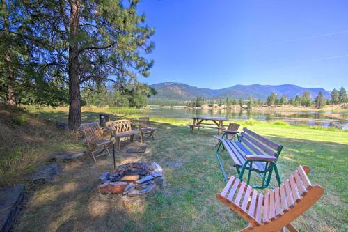 Scenic Riverfront Retreat With Hot Tub And Kayaks